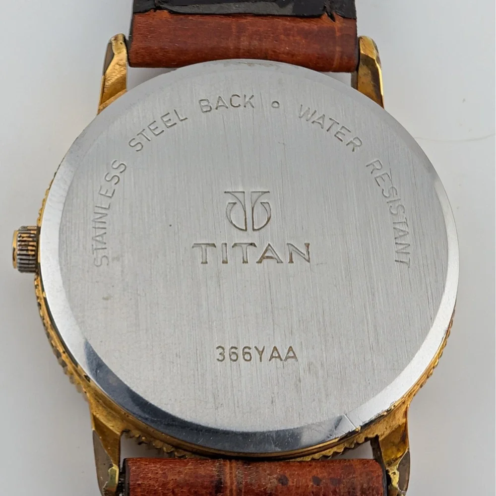 Titan 366YAA 4 Hand Pointer Date Gold Tone Quartz Watch Brown Leather 32mm